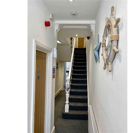 OYO Hillcrest Studio Apartments Cleethorpes Exterior foto